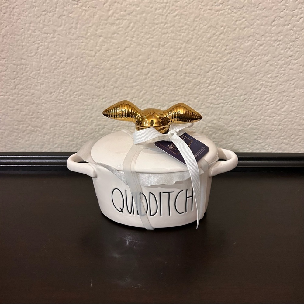 Rae Dunn Harry Potter Quidditch Mini Crock Baking Dish With Snitch Lid NWT